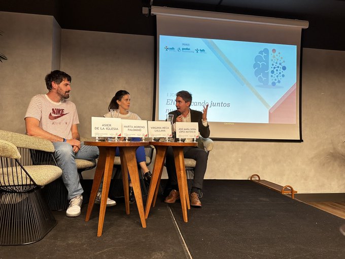 “No esperes a que pase la tormenta, aprende a bailar bajo la lluvia” <a href="/santaoes/">Asier de la Iglesia</a> aportó su visión como paciente con #esclerosismúltiple en la reunión ‘ENFHocando juntos nuevos retos’ de <a href="/GEAFEN_SEFH/">GEAFEN</a>

Además se abordó la necesidad de visibilizar la #migraña y evitar que se