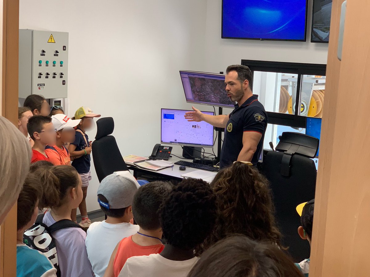 BOMBEROS DOSHERMANAS tweet media