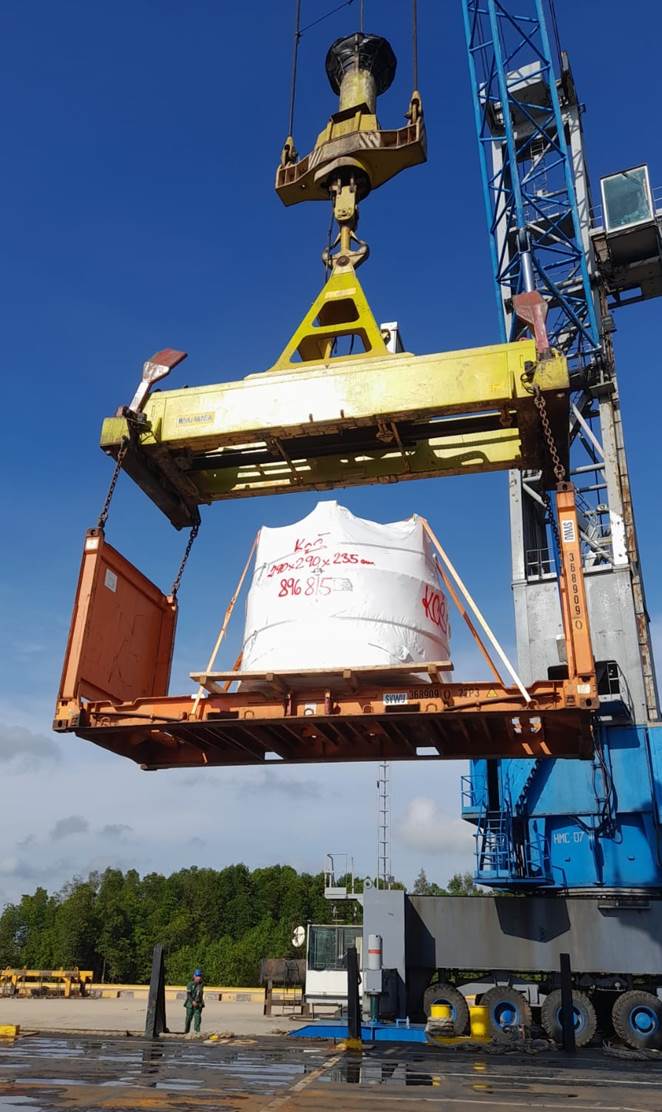 #projectspotlight RSL Shipping Singapore Arranges Transshipment from Jurong Port to Futong, Indonesia Private Jetty

Find more details: wcaprojects.com/CaseStudies/De…

#WCAprojects #RSLShipping #cargo #heavyequipment #container #heavyhaul #projectcargo