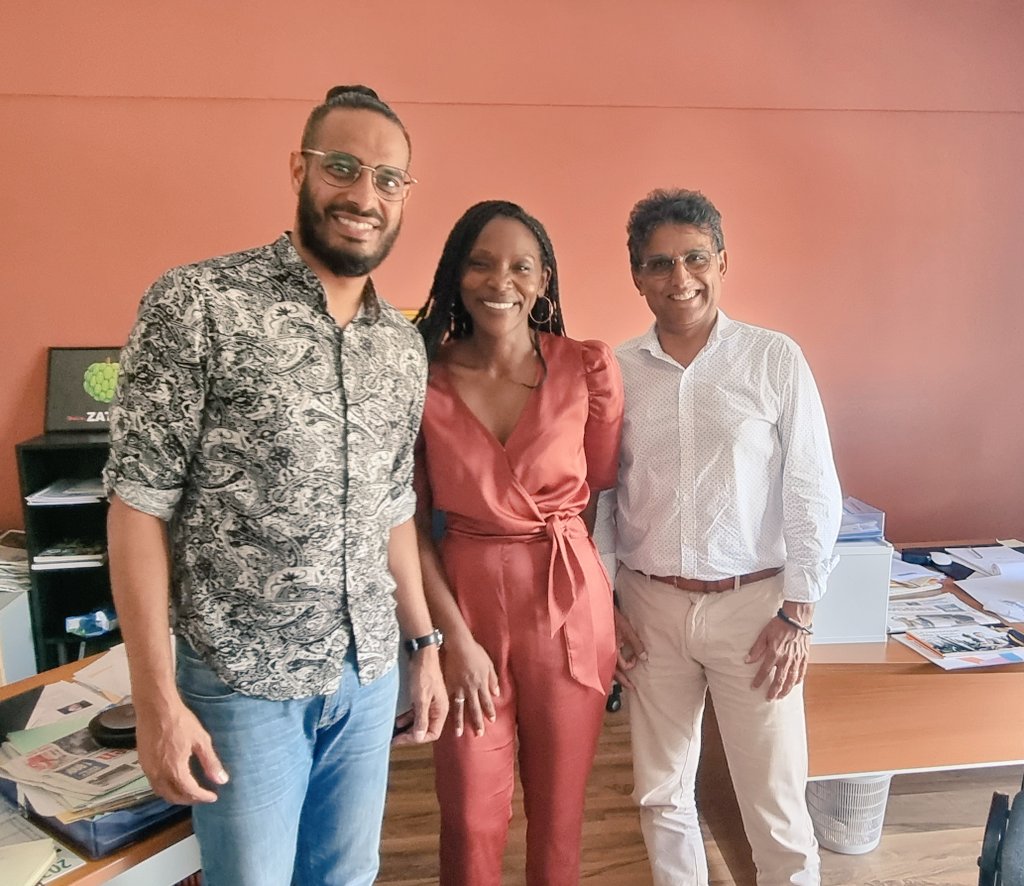 Daniel Ramsamy (@danielramsamy) on Twitter photo Rencontre avec le député <a href="/frdric_maillot/">Frédéric Maillot</a> pour échanger sur les actions d'inclusion numérique grâce à l'Orange Digital Center Ateliers Numeriques <a href="/OrangeReunion/">Orange Réunion</a> pour les jeunes, Pro et Grand Public .
Présentation de nos réseaux THD Fixe et Mobile #FttH , #4G, #5G <a href="/Region_Reunion/">Région Réunion</a> Rencontre avec le député <a href="/frdric_maillot/">Frédéric Maillot</a> pour échanger sur les actions d'inclusion numérique grâce à l'Orange Digital Center Ateliers Numeriques <a href="/OrangeReunion/">Orange Réunion</a> pour les jeunes, Pro et Grand Public .
Présentation de nos réseaux THD Fixe et Mobile #FttH , #4G, #5G <a href="/Region_Reunion/">Région Réunion</a>