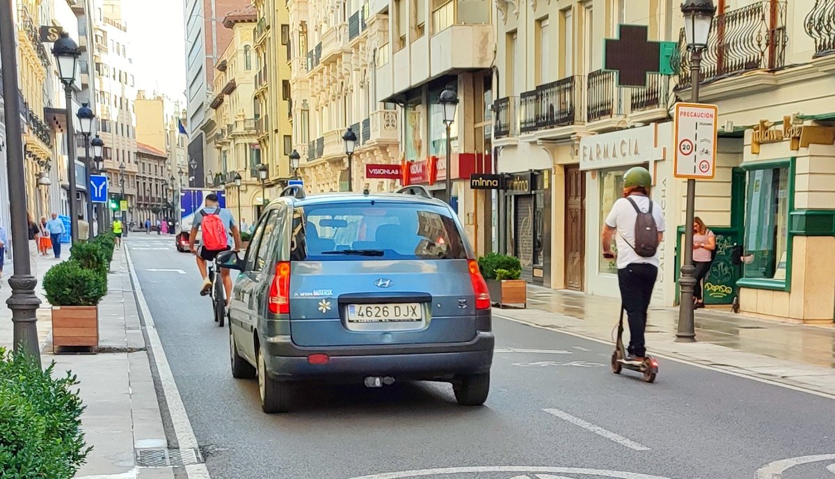 #BuenosDias
Buena temperatura para desplazarte en #bici o #vmp.
Que tengas un feliz #viernes.
