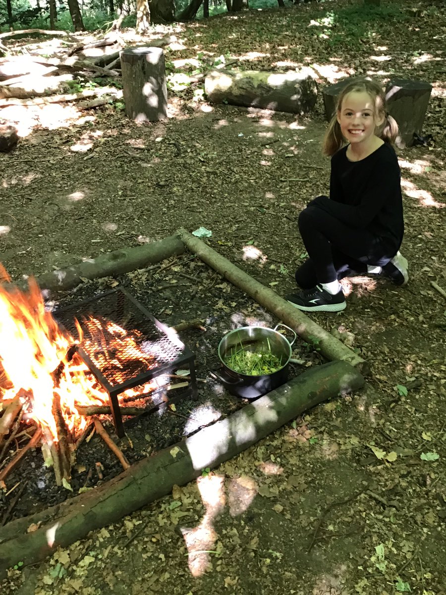 PipersForestSch's tweet image. Year 5 @PipersPrep had a busy session making elderflower cordial for their Forest day next week, they also made their own swing and climbed trees. #skills #elderflowers #summer