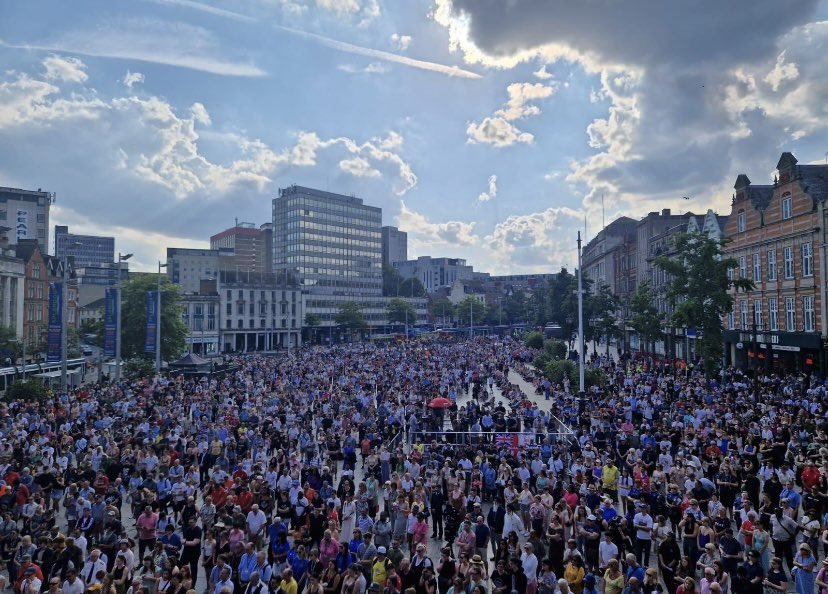 RubyBhattal's tweet image. Touching tributes for Ian, Grace &amp;amp; Barnaby last night. An evening of reflection, grief, courage, strength, unity &amp;amp; love from everyone. My condolences to all the families - your words will stay with me forever. Thoughts with everyone affected. ♥️🙏🏼One City #NottinghamTogether