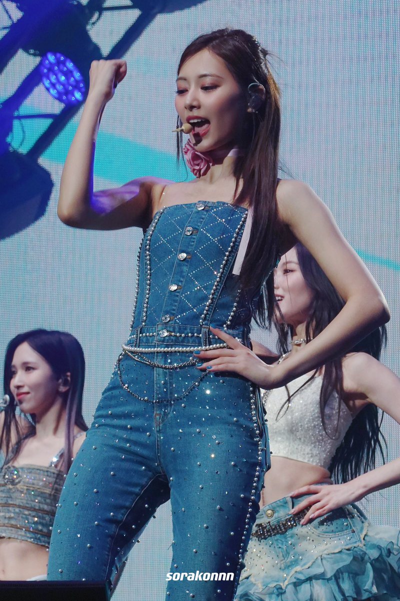 tzuyu’s muscles