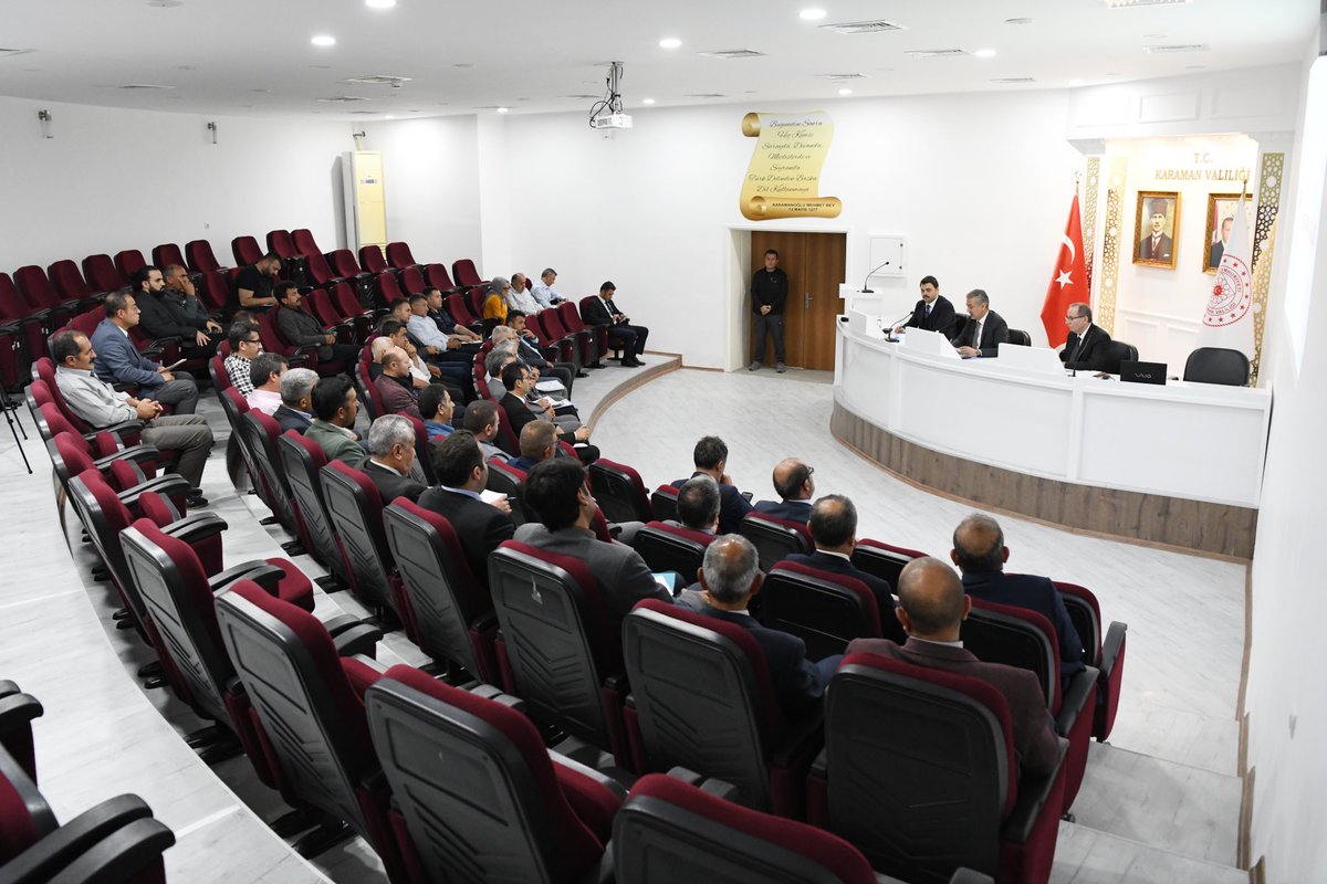 KaramanValiligi's tweet image. ➡️Valimiz Sn. Tuncay Akkoyun başkanlığında Merkez Köy Muhtarları toplantısı gerçekleştirilerek köylerimizin  ihtiyaç ve talepleri değerlendirildi.

👉 karaman.gov.tr/valimiz-sn-tun…