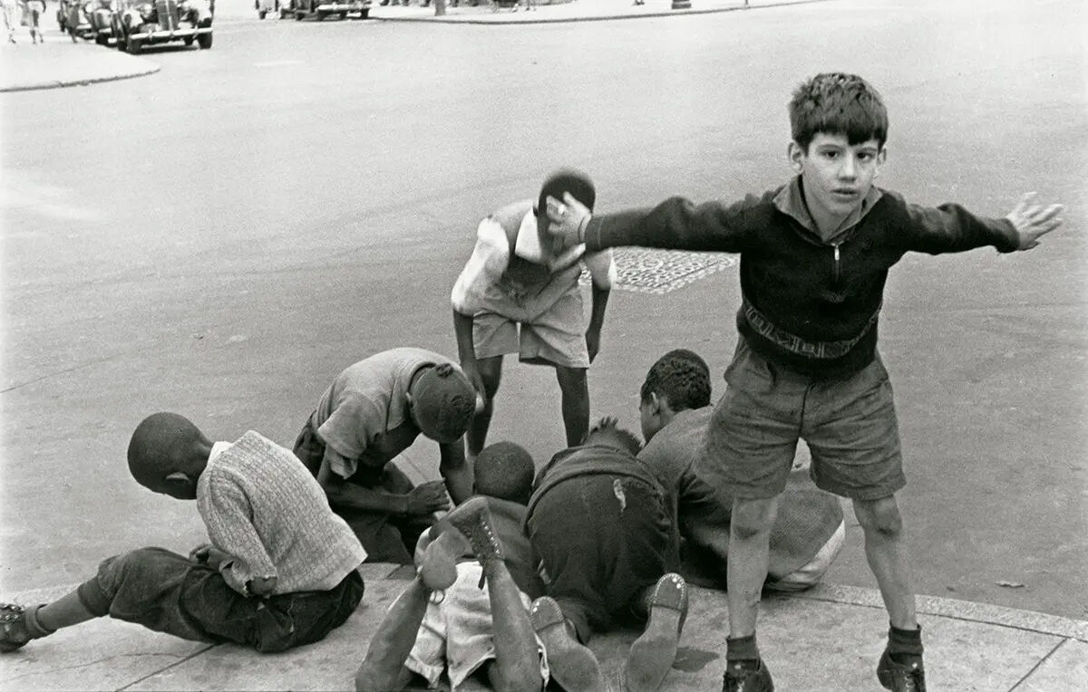 thyssenmalaga's tweet photo. #Prorrogada Recuerda que hasta el próximo 25 de junio podrás visitar en la sala Artesonado "#StreetLife. Lisette Model y Helen Levitt en Nueva York". Exposición gracias a la colaboración de Fundación Mapfre y el patrocinio de Cervezas Victoria.
@mapfreFcultura @CervezaVictoria https://t.co/2FXwOc9T5L