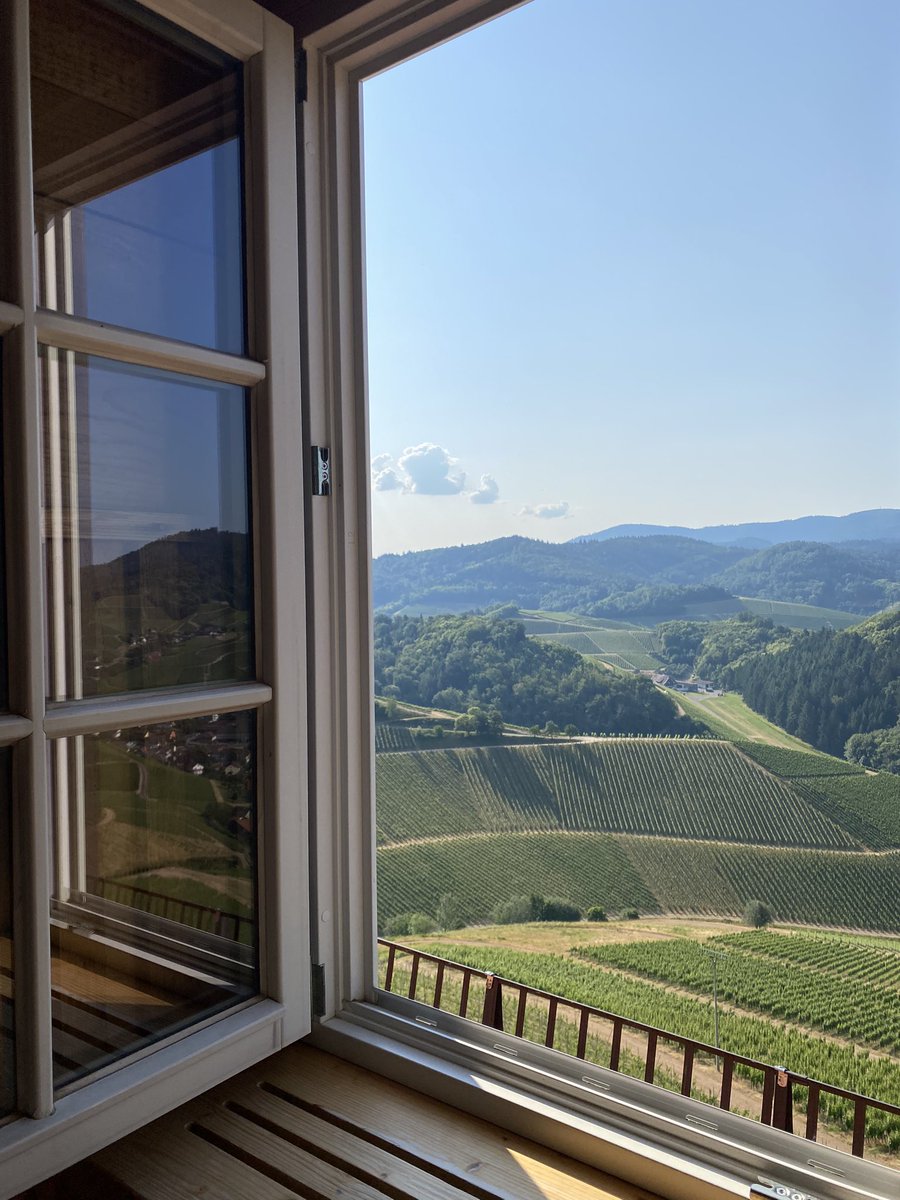 cckiefer's tweet photo. Weiter gehts - Tag 2 der #DBC23 auf Schloss Staufenberg. Heute auf der Agenda: #IT-Sicherheit umsetzen, #Cybersecurity entlang der IoT-#Lieferkette, #Krisenkommunikation bei Cyberangriffen, #Versicherbarkeit von Cyberrisiken und #CRA https://t.co/Zv7q4H99Bx