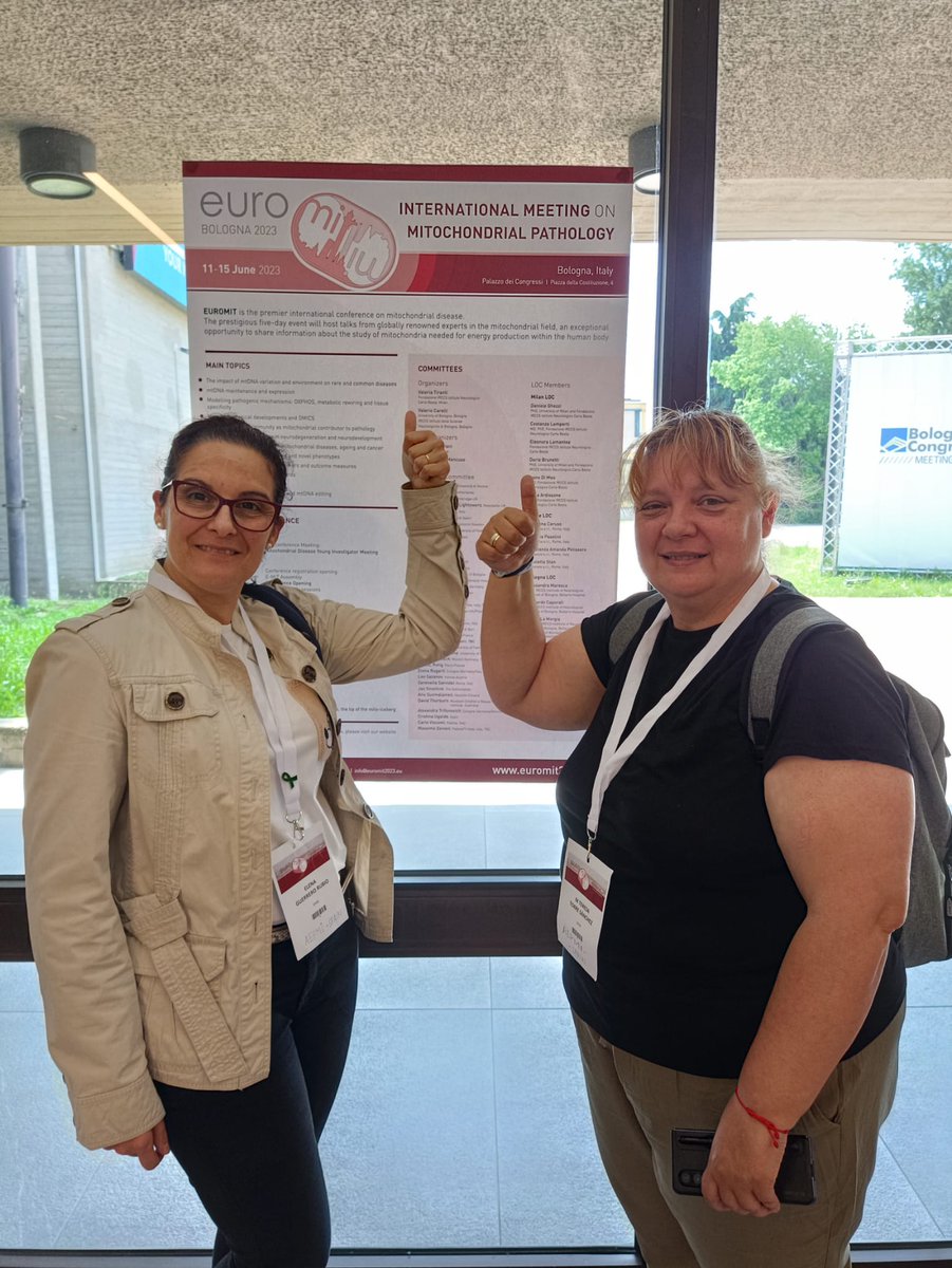 AEPMI's tweet photo. Teresa y Elena han estado en el congreso Euromit con más de 600 investigadores "Ver tanta gente y gente joven con mucha ganas e ilusión, te da un "chute" de energía positiva.."
#Euromit #Congreso #EnfermedadesMitocondriales #Bolonia #MitochondrialDiseases #Mitochondrial #AEPMI https://t.co/uwp7saiF6n