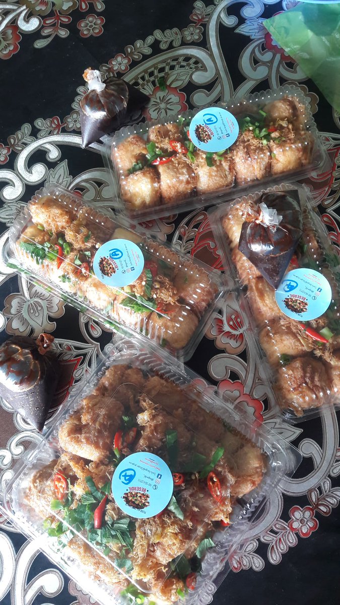 iammyraalias's tweet image. Me set(10pcs tauhu bergedil)
Sesuai utk dimakan 2-3 org. 

Min order utk delivery-2 set/order

#tauhubergedil #sambalkicap #makanan