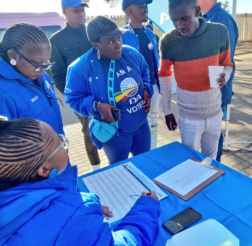 DA_Mpumalanga's tweet photo. #DASOsummitMP

Ready for our DASO Summit in Mpumalanga.

DASO members are arriving in their numbers at Nasareth Community Hall!

#NoStudentLeftBehind 

A strong 💪 DA to build a better future.

Vote DASO at your campus for a better future 💙 

#VoteDA2024 https://t.co/UwKw5Cvilo