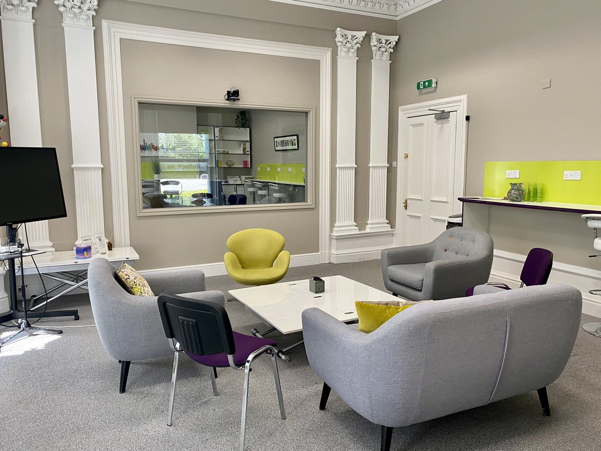 Relaxing living room style set up yesterday which worked really well… 

#manchesterviewing #viewingfacility