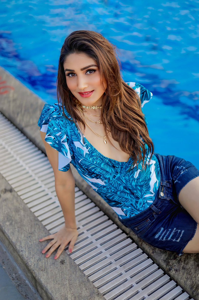 DonalBisht's tweet photo. When your body gets tired swim with your heart ❤️🌊💧 https://t.co/64JvbVEfLF