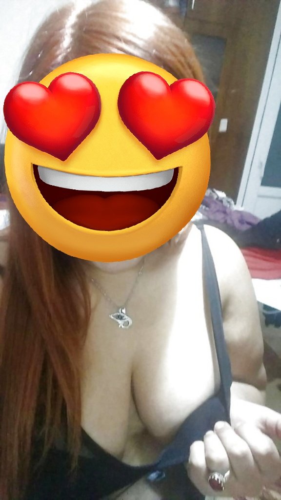 الحل الوحيد التحرر من طرف واحد.
الزوج يهمل الزوجه حتى تمشي على طريق التحرر الجمال السوري 🇸🇾