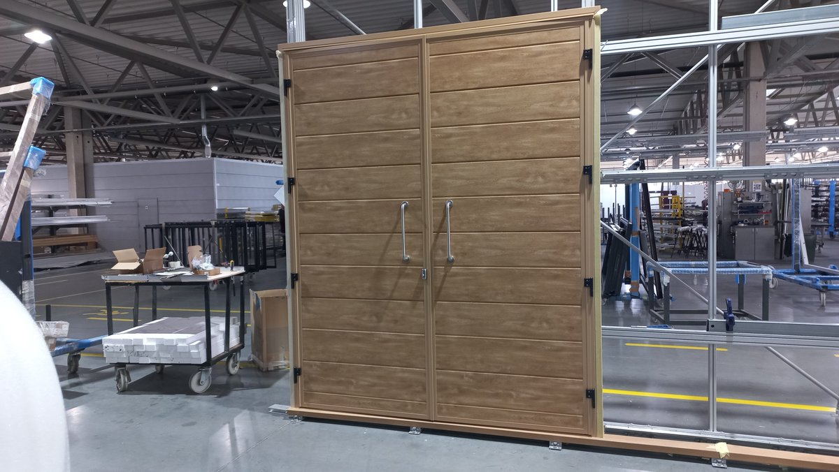 RyternaDoors's tweet image. 2810x2300 - how much is enough :)
Another one is ready to hit the road.
#ryterna #sidehinged #garagedoors