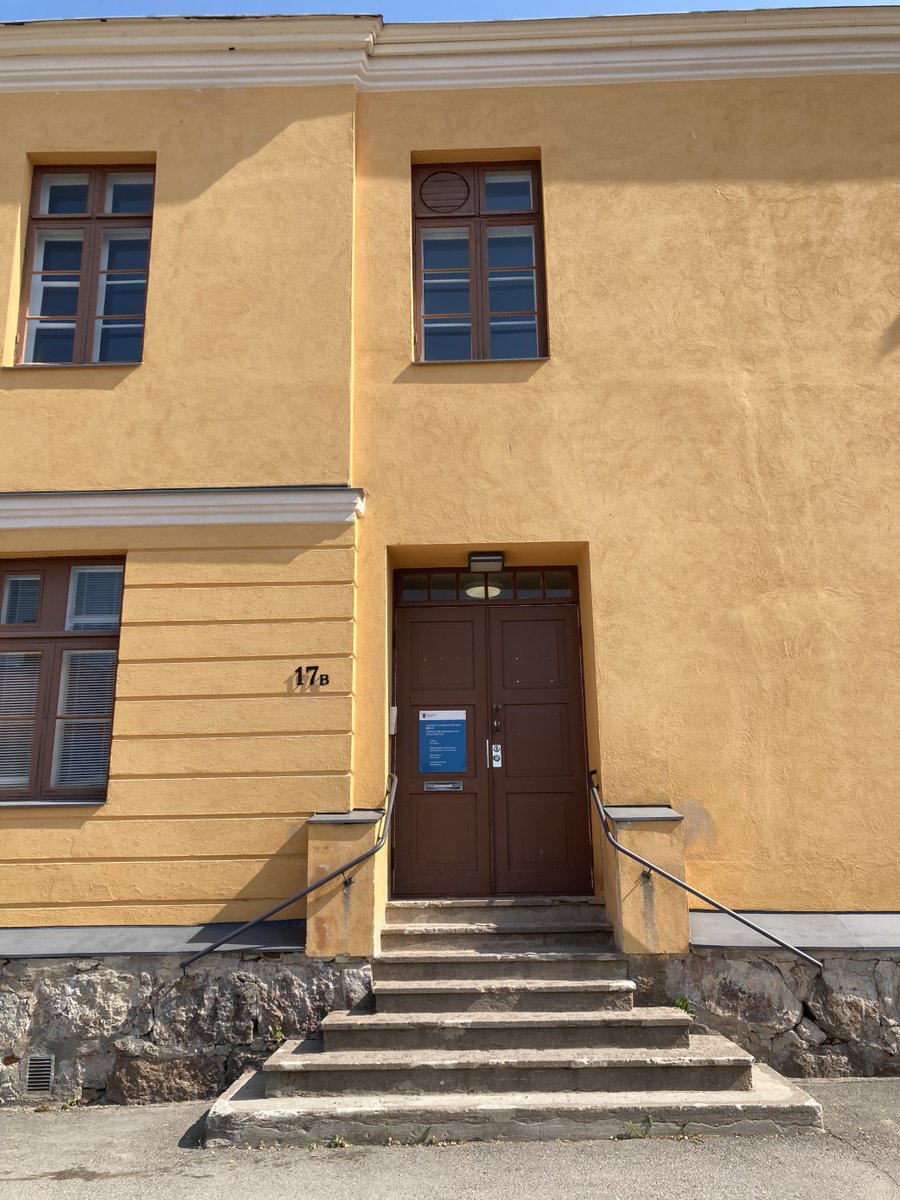 Helle helli, kun #kuntakierros kaartoi Loviisaan. Kokouspaikassa oli historian havinaa, mutta keskusteluissa katse tulevaisuudessa. Aiheina mm. #liikenne maalla ja merellä, kunnan upeiden #kulttuuriympäristö’jen kehittäminen sekä #uusiutuvaenergia. 

#Uusimaakaava #kaavoitus