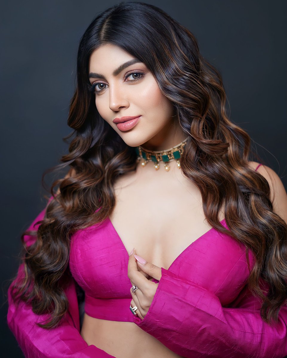 It’s time to Slay and win your hearts ❤️ 
#queen #boldandbeautiful #fitandfabulous #beingme #akankshapuri ❤️