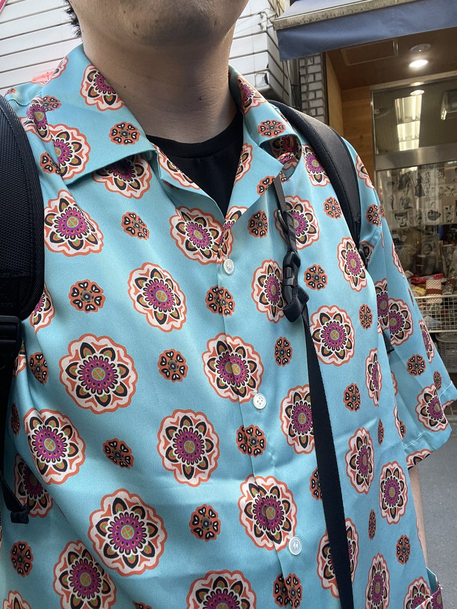 あいの里観終わって感度ビンビンなのか、一目惚れで入った下北のカレー喫茶店シャツが全部大当たりでした。

ありがとう、あいの里！！ https://t.co/rjgoeYhlTR