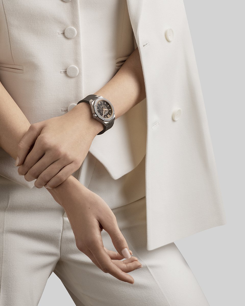 Chronoflam's tweet photo. Riviera 10720
Enjoy the versatility of the Riviera 10720 in 39 mm. A unique timepiece for both men and women thanks to its two-tone style.
#BaumeetMercier
#ShapingTime
#Baumatic
#Riviera
#Since73 https://t.co/vUJdoIFc0J
