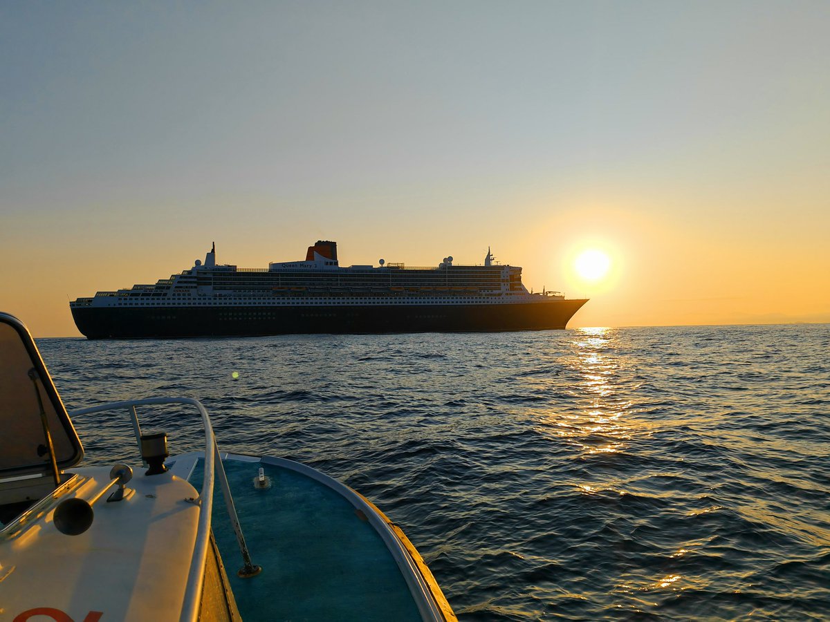 Sebpan2's tweet image. Un ( grand ) petit bout de Loire Atlantique en baie de Calvi ce matin !
Salutations Guillaume !