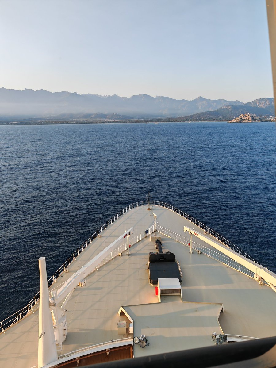 Sebpan2's tweet image. Un ( grand ) petit bout de Loire Atlantique en baie de Calvi ce matin !
Salutations Guillaume !