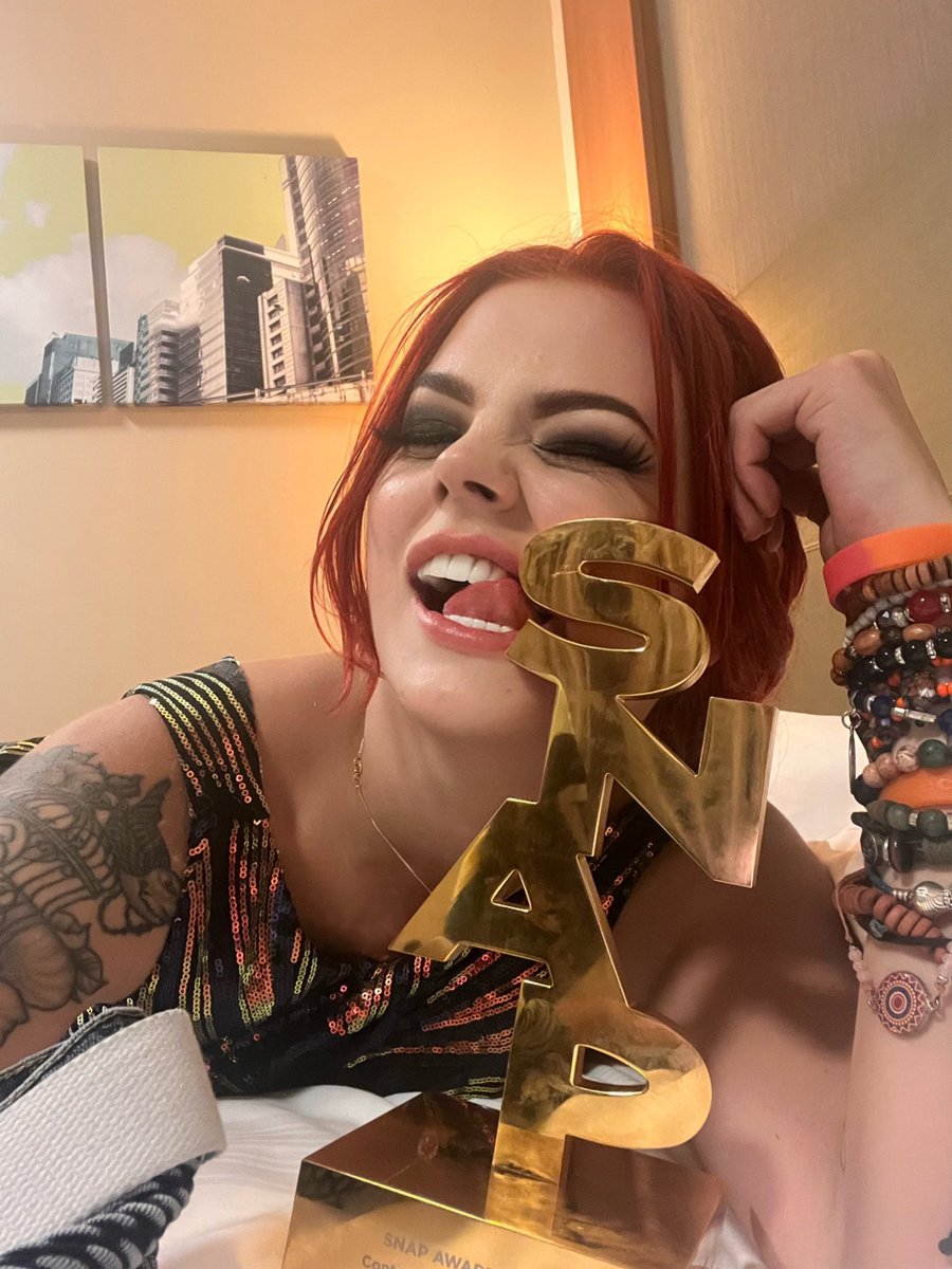 beckymil1 tweet picture