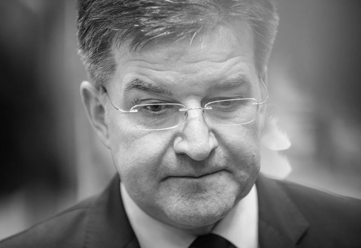 🧵🚨🇽🇰🇷🇸

According to Professor Marc Weller, facilitator Miroslav Lajcak displayed a biased attitude in Brussels Dialogue between #Serbia and #Kosova. This compromised process balance and exerted pressure on Kosova to concede.