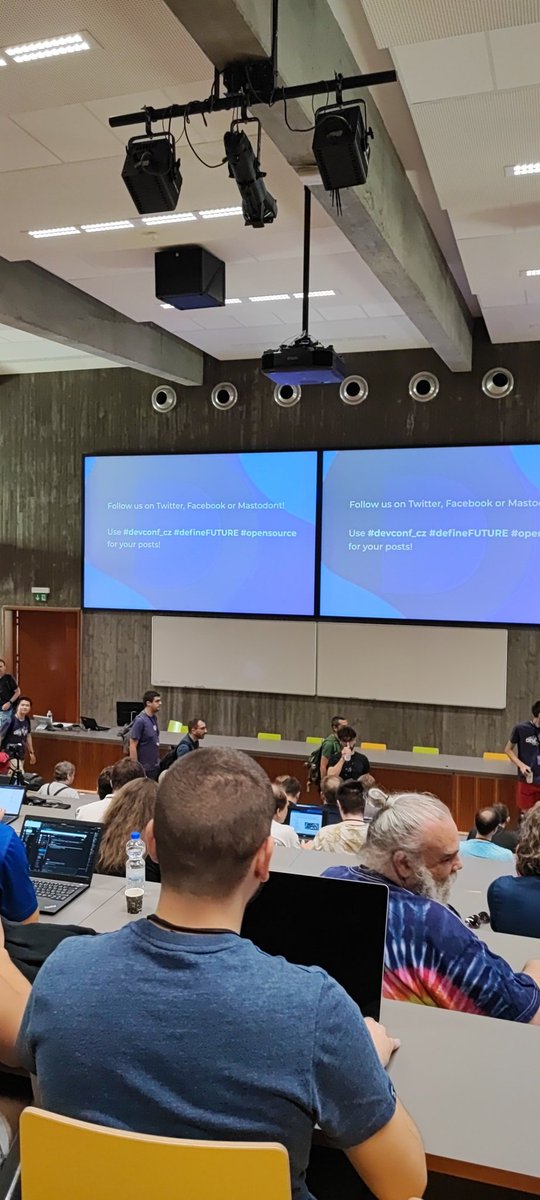 thekingsback's tweet image. Devconfcz about to start #devconf_cz #opensource #innovation