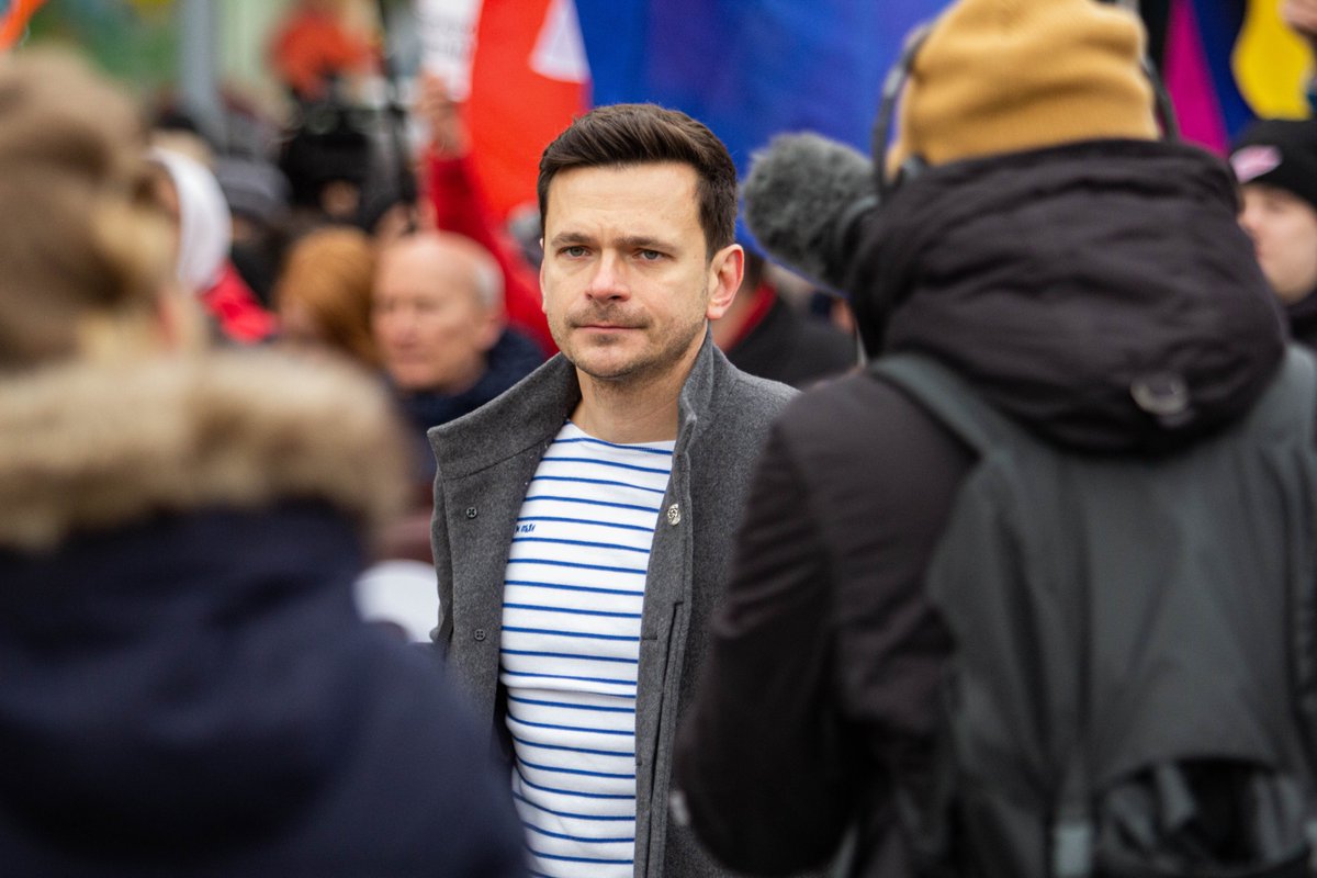 Вы сами вызвали бога войны, и теперь он пожирает ваших мужей, детей и братьев. Не нравится? Тогда включите, сука, мозг, требуйте вывода войск и помогайте отправить Путина в Гаагу. Обращение к сторонникам «СВО»: t.me/yashin_russia/…