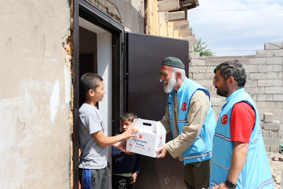 DiyanetVakfi's tweet photo. TDV kurban ve Kur’an’la bayramda yaraları saracak

https://t.co/SsLBHCH9nc

#BirKurbanBirKuran https://t.co/Jg4cNc4eNf