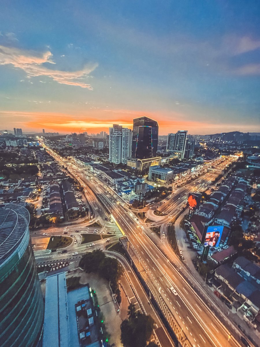 Back in Kuala Lumpur after 18 months in Belgium. Feels good.

My budget for vitamin D supplements is now reallocated to sunscreen.

#malaysia #malaysiaboleh