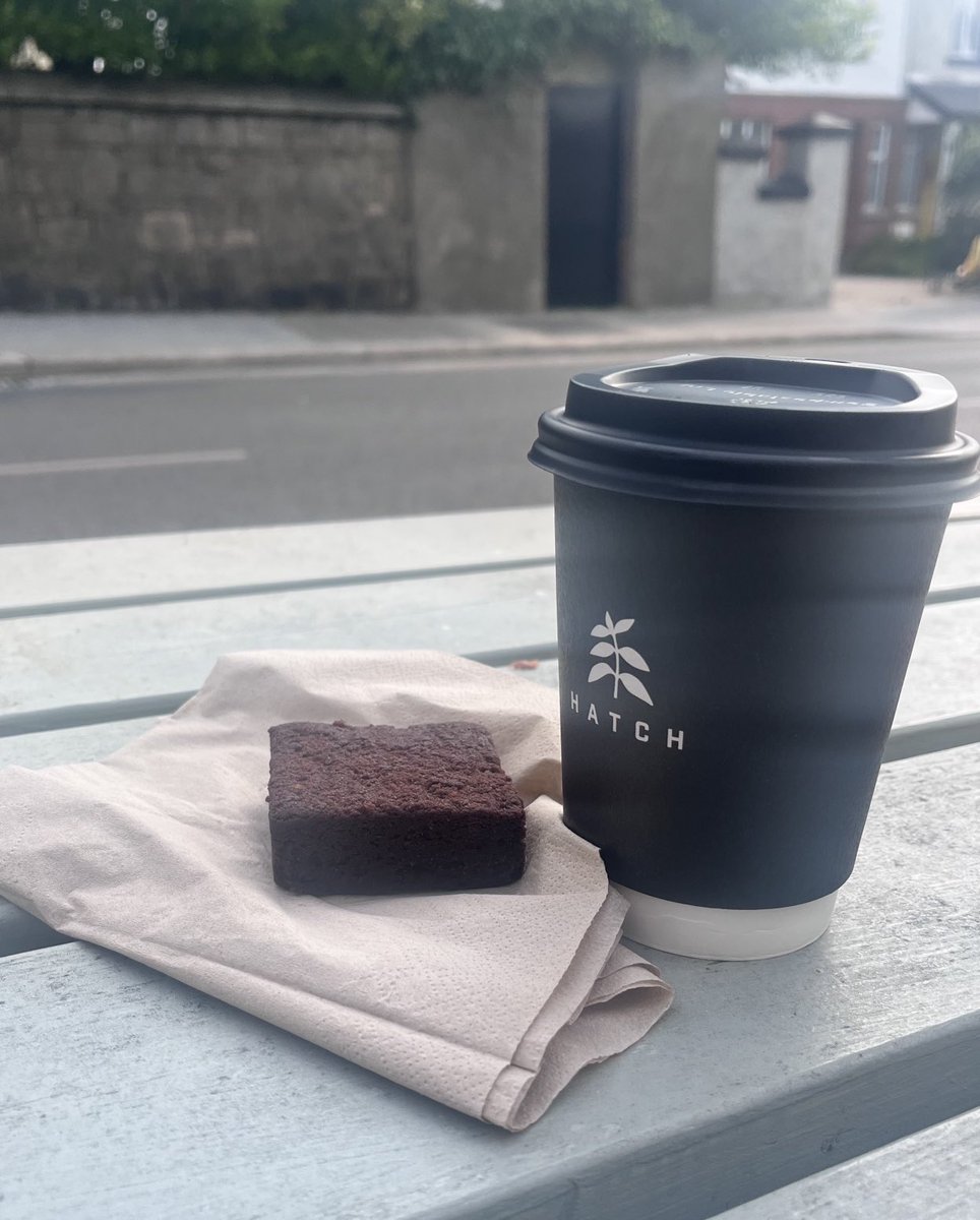 oconnor_donna's tweet image. Boaters &amp;amp; Brownies … Hatch #Glasthule had complimentary Guinness brownies for customers this morning ! #Bloomsday2023