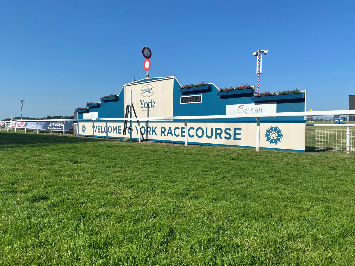 We will be welcoming you all from 11.15am today; 

🐎First race - 1.50pm
🏆 Featuring the Listed @seatunique Ganton & the @BritishEBF supporting @RacingWithPride Fillies' Handicap Stakes🏳️‍🌈
🔖 Racecard - bit.ly/3NdNSZM