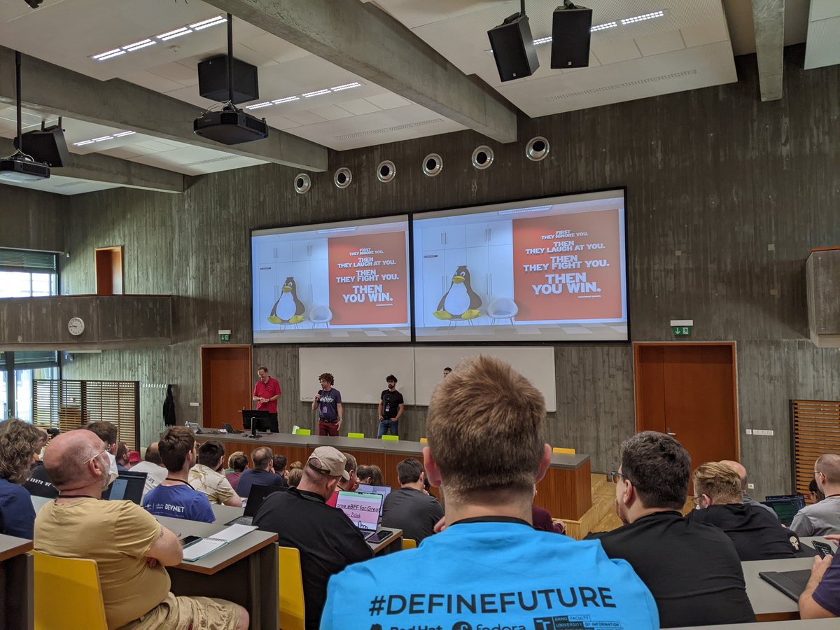 aodaki's tweet image. きょうは #DevConf_cz