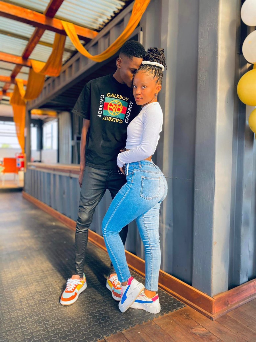 AdvoBarryRoux's tweet photo. Ama 2k are showing ama 90s flames in this Mjolo things. Ama 2k keeps winning. https://t.co/nOwZhIgtah