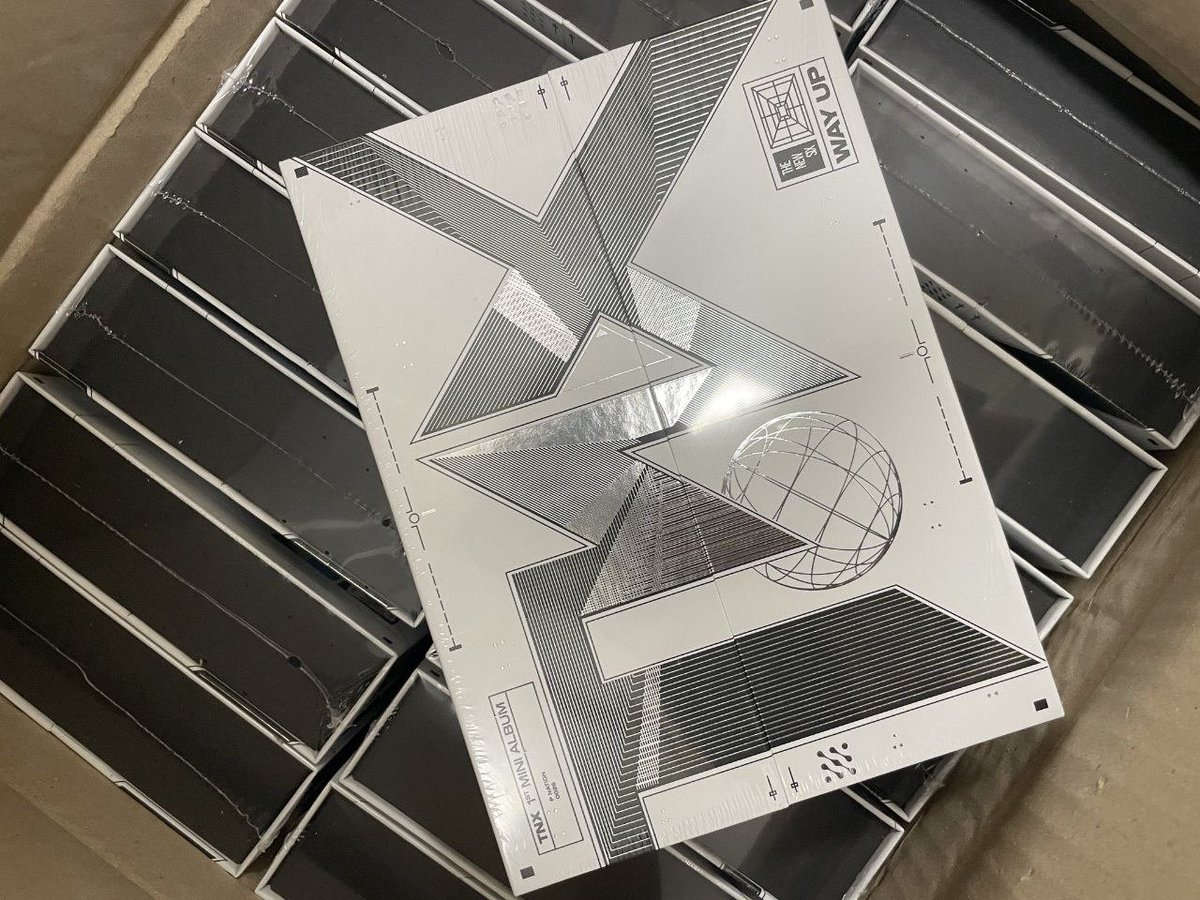 flwrtrzb's tweet image. siapa nak join beli album tnx 😣😣😣 murahhh sealed album

• move RM8
• love never dies - RM12
• boyhood - RM12

exc ems dalam rm15 centu jurrr 

#pasartnx