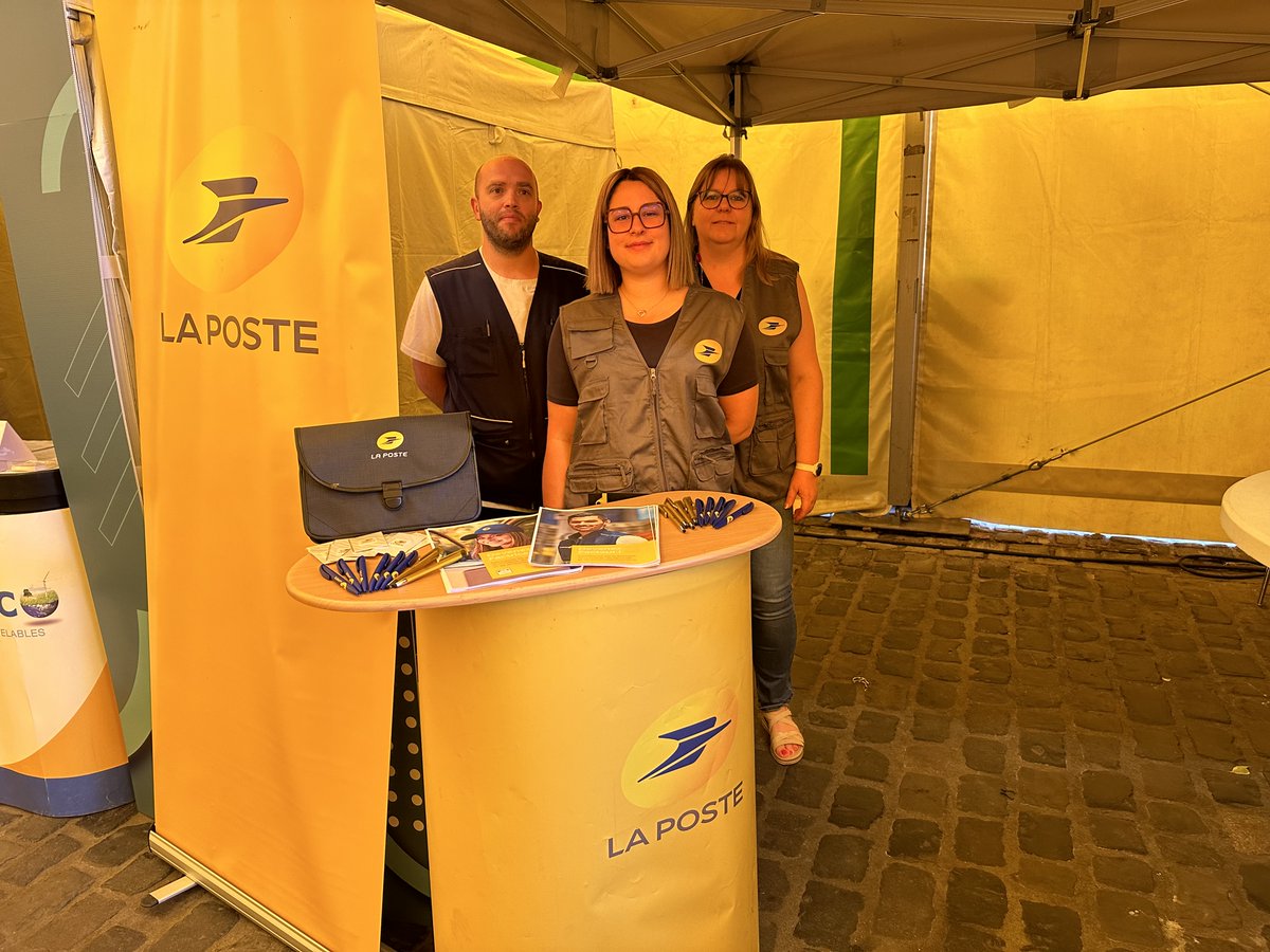 LPNews_GE's tweet photo. #CharlevilleMezieres #Recrutement | Le @GroupeLaPoste est installé #PlaceDucale au village du recrutement de @VilledeCMz pour des postes à pourvoir dès cet été 🌞 .

Venez avec votre CV! https://t.co/AfEhf98oVs