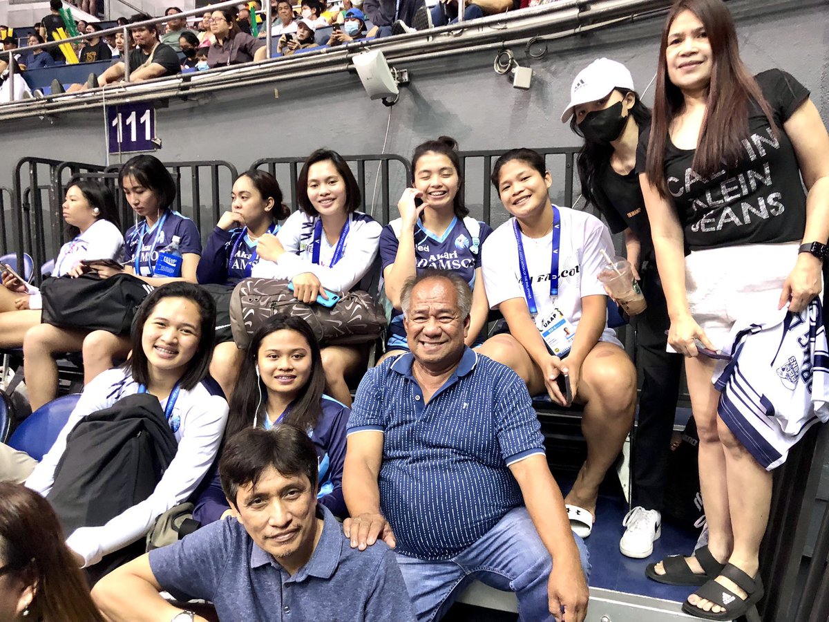 gnobmoyab's tweet photo. Magkakasama Pa Rin ang Adamson Lady Falcons sa Court at Kainan hahaaa Kami Kami pa rin #FalconBlooded  😂😂😂 https://t.co/iTOuqon329