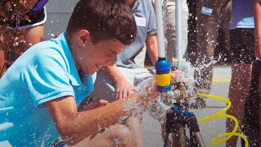 la_UPC's tweet photo. 🌊 Aquest estiu serà ple d'intel·ligència artificial, drons, robòtica, programació, matemàtiques... i molta més ciència i tecnologia‼️
📍 On? A la #UPC!

↪️Consulta l'oferta de cursos, tallers tecnològics i campus que t'ofereix la UPC per a aquest estiu!!
https://t.co/tU9MXMsaAb https://t.co/70sTxs1ROf