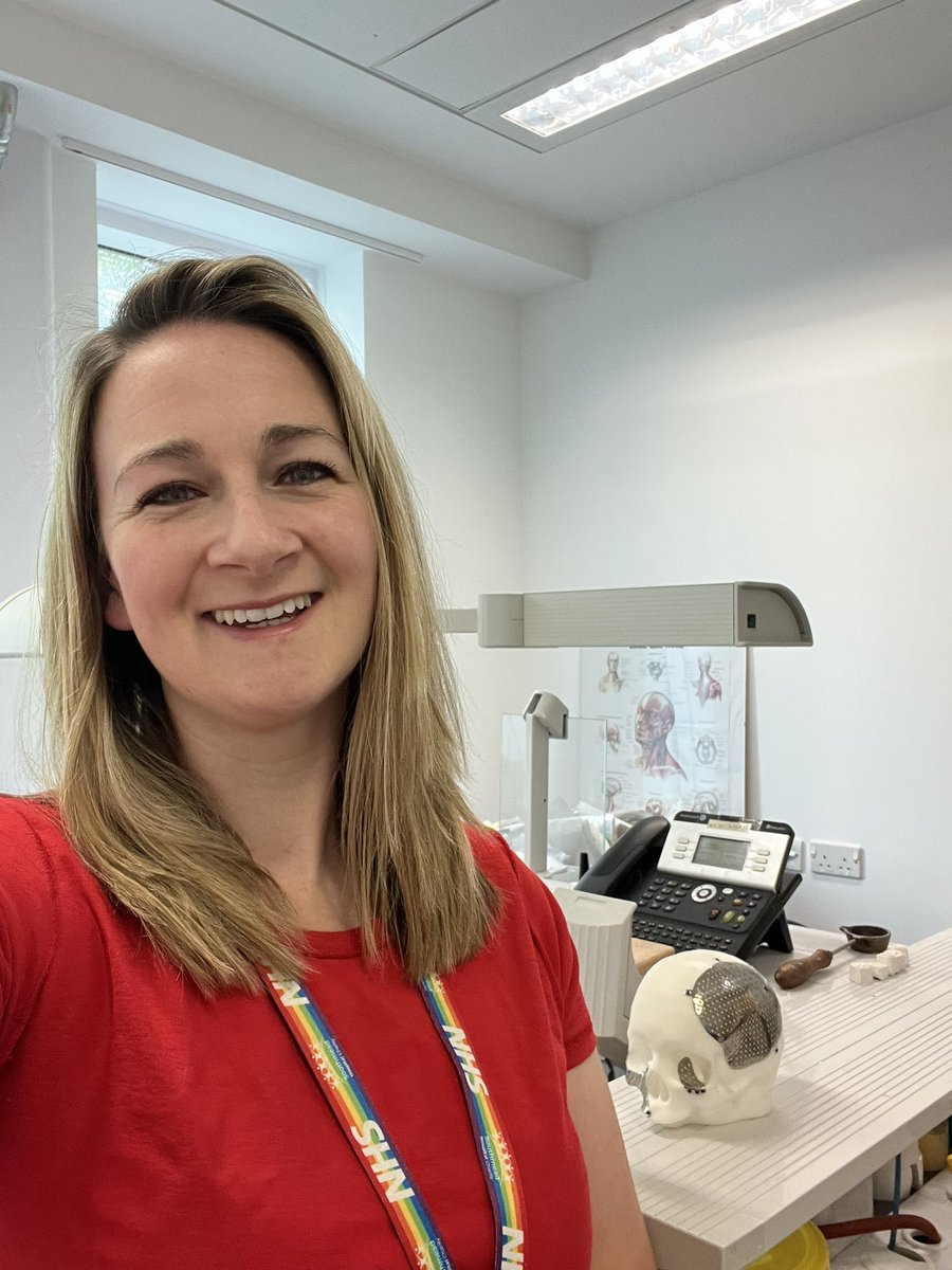 Wearing #Red4Research here today! <a href="/ResearchNBT/">Research at North Bristol NHS Trust</a> <a href="/NorthBristolNHS/">North Bristol NHS Trust</a>