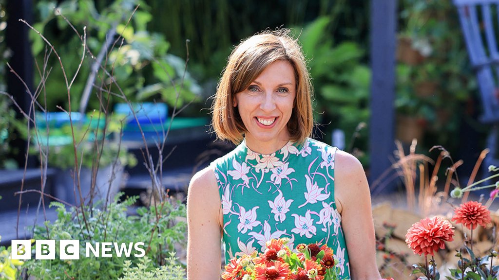 FerrerMafehn's tweet image. Stratford-upon-Avon menopause doctor says hormone scam endangers women's health follow &amp;amp; rt #bbchealth dlvr.it/Sqm0G5