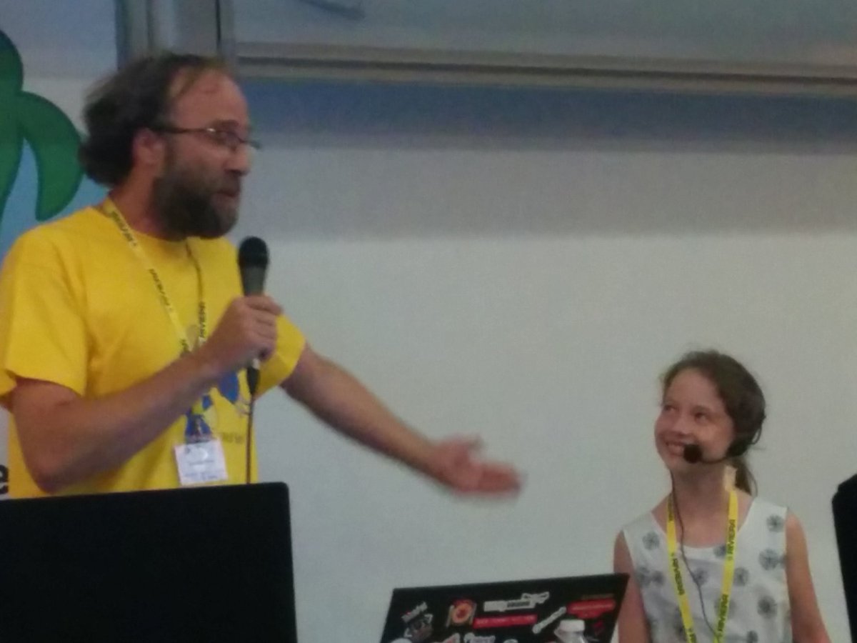 Y’a 7 ans jour pour jour, tu avais 10 ans et tu montais avec moi sur scène pour faire une keynote à <a href="/RivieraDEV/">Riviera DEV 🌴</a> , ton jaillissement de l’esprit n’a jamais cessé depuis et dans quelques semaines tu vas partir de la maison pour rejoindre l’UTC à Compiegne, je suis tellement mais