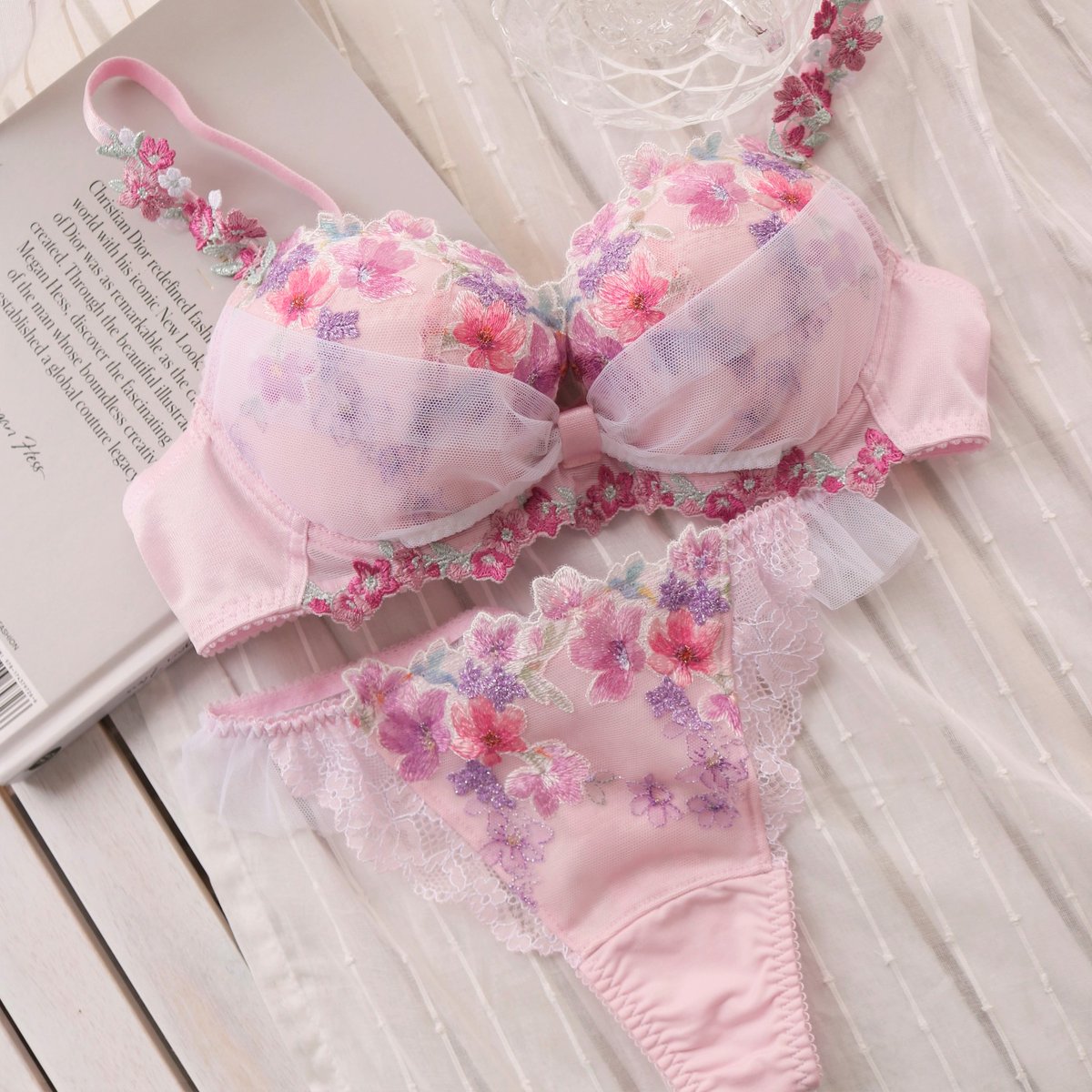 【新品タグ付】ワコール／ルジェ25g・リボンブラE80LL（定価¥11,990） 新品タグ付】ワコール／ルジェ25g・リボンブラE80LL（定価¥11,990