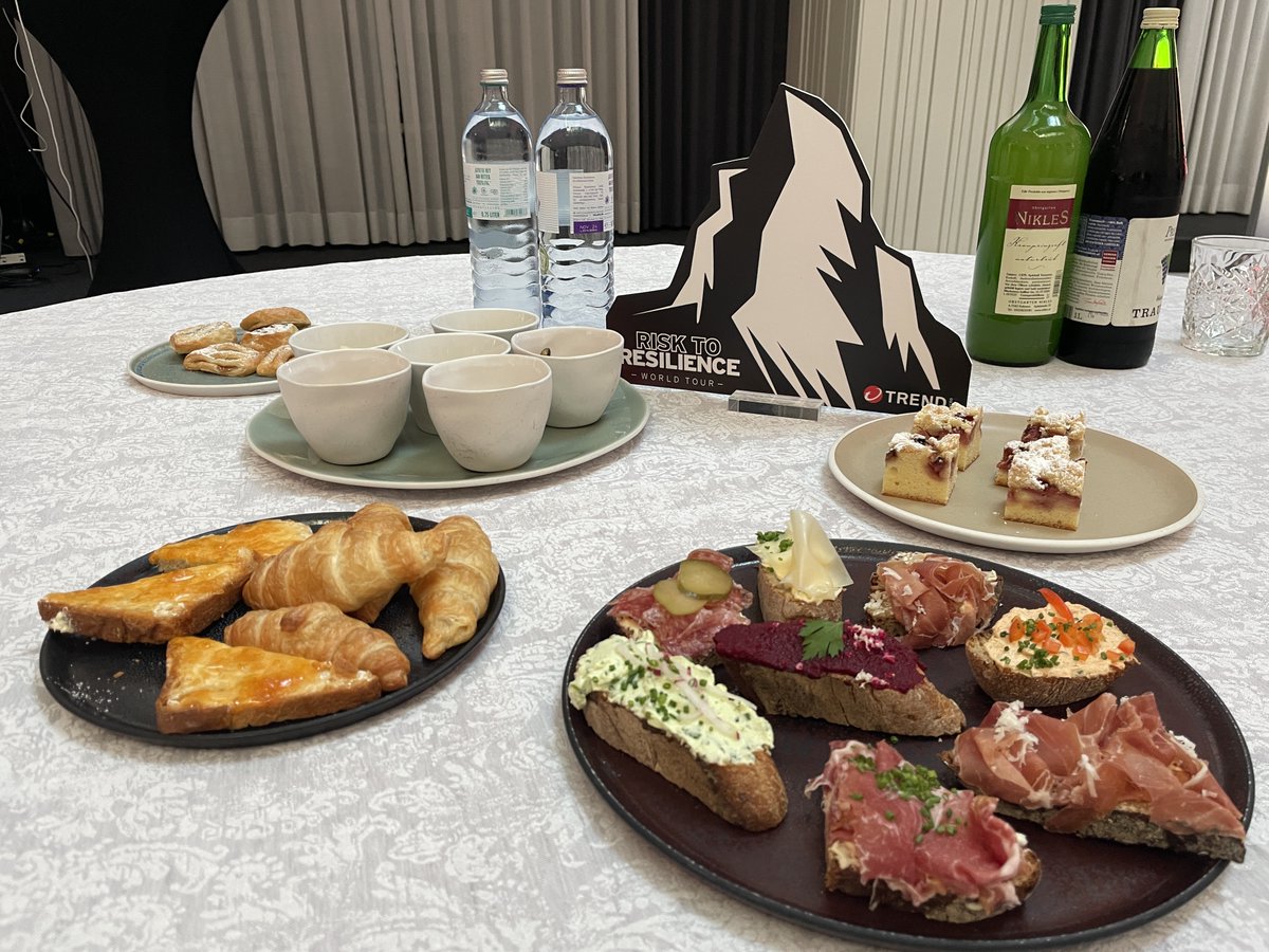 TrendMicroALPS's tweet photo. Gestern machten wir mit unserer Risk to Resilience World Tour Halt in Wien. Vielen Dank an unsere zahlreichen Gäste für das Interesse und viele gute Gespräche!
#RiskToResilience #TrendMicroWorldTour #TrendMicroALPS https://t.co/p5m6Y1Hdtx