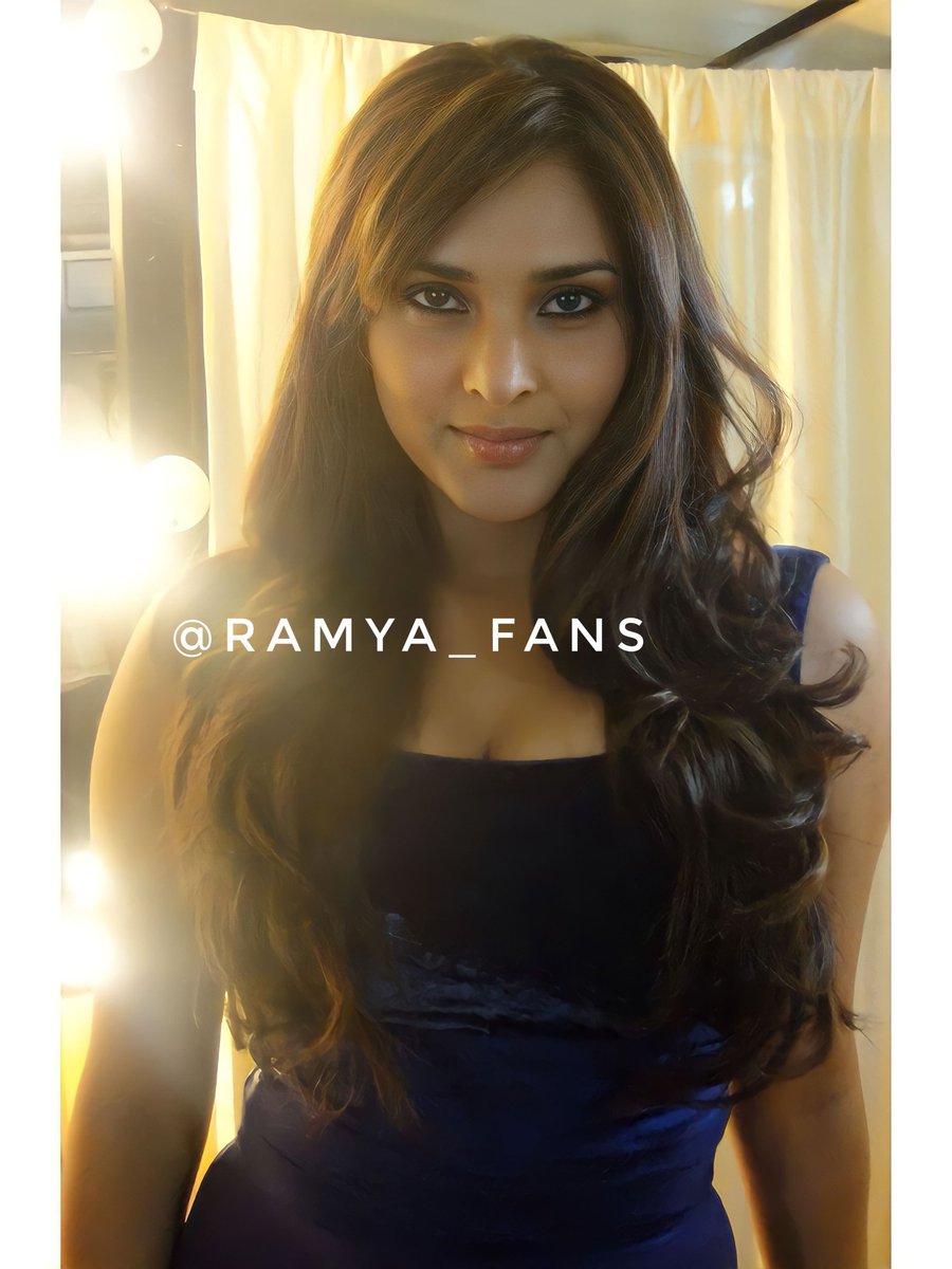 ಸ್ಯಾಂಡಲ್ ವುಡ್ ಕ್ವೀನ್ ರಮ್ಯಾ 
@divyaspandana

 #SandalwoodQueen #sandalwoodpadmavati #sandalwoodqueenramya #nimmaramya #actressramya #divyaspandana #padmavati #luckystar_ramya #mohakataareramya #goldengirl_ramya #ramya #ramya_fans