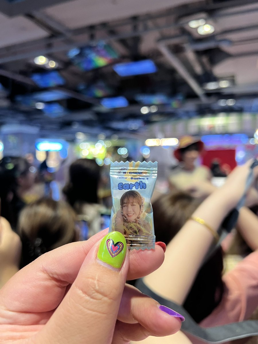 tungnail_hee's tweet photo. ทำเจ้าลูกอมน้อยใส่ ig / twitter ไว้โปรโมท ยัย แล้วเมื่อวานก็มีงานกลางสยามพอดี คนผ่านไปผ่านมาชะโงกหน้าชมหมดว่าน่ารักมาก ได้โอกาสแจกจ่ายความสวยนี้ บางกลุ่มมา Follow กันหน้างานเลย ฝากทุกคนติดตามและสนับสนุน เอิร์ธ กันด้วยนะคะ  🥰✨🌻
@cooheartt 
#cooheart
#kloset #toystory https://t.co/anyl0qYej9