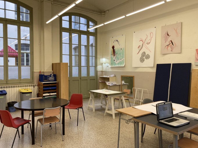 BCNeducadora's tweet photo. 🏫 Durant dos anys, les artistes han fet una residència a escoles de primària en el marc de l’edició 2021-2023 d'#Espais_C.
👉 #Espais_C és un programa de #CulturaiEducació que cerca generar complicitats creatives entre les escoles públiques de primària i les persones artistes. https://t.co/bUAQaAr49i
