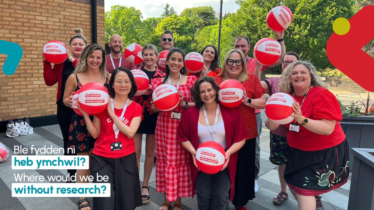 Rydyn ni'n gwisgo coch heddiw i ddangos ein gwerthfawrogiad i'r rhai sy'n gwneud ymchwil yn bosibl #Red4Research ❤️

Byddem wrth ein bodd yn gweld beth rydych chi'n ei wneud i ddathlu. Gwnewch yn siŵr eich bod yn tagio ni yn eich postiadau a defnyddio #ResearchSavesLives
