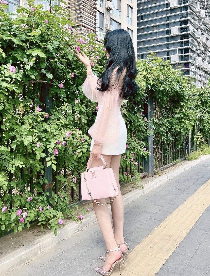 rouwanbaobao's tweet photo. 御姐看腻了，换个口味。 https://t.co/WLrHfaQCMm