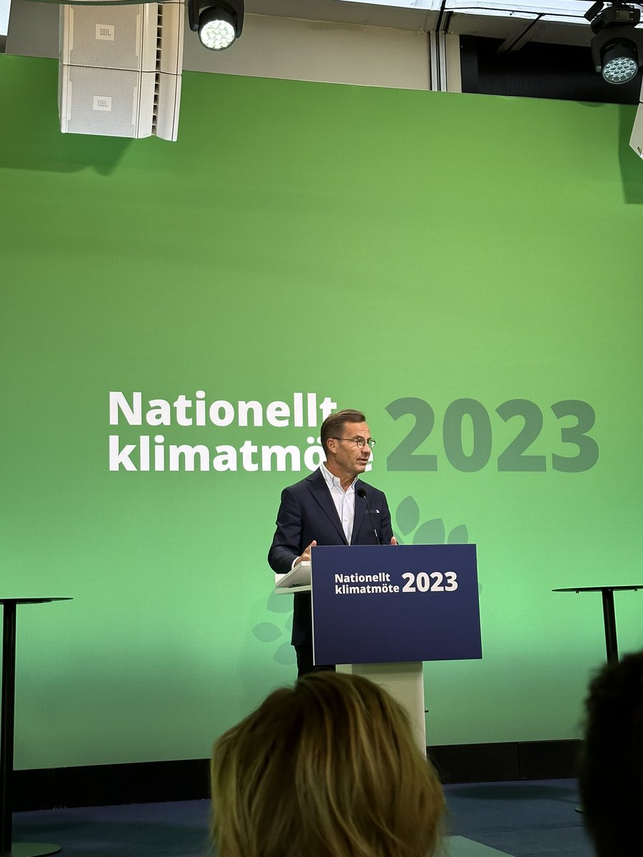 När man är en längst fram i klassen-person! Representerar <a href="/Sv_Solenergi/">Svensk Solenergi</a>  på nationellt #klimatmöte2023 Här med mina stolsgrannar <a href="/MarleneBurwick/">Marlene Burwick</a> &amp; <a href="/AnnaCarenS/">Anna-Caren Sätherberg</a> ☀️🌍