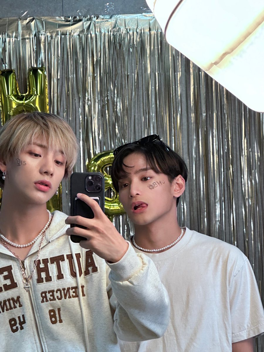 XODIAC_MEMBERS's tweet photo. [#자얀] 

어제 behind💛 

#XODIAC #소디엑 #ZAYYAN #자얀 https://t.co/bGK9M95W7P
